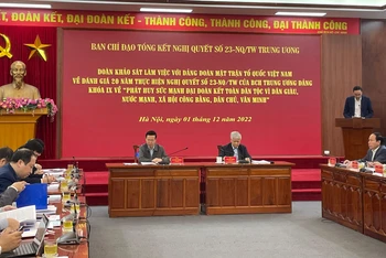 Quang cảnh buổi làm việc.