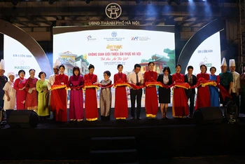Khai mạc Không gian giới thiệu Ẩm thực Hà Nội tại Cung Thiếu nhi Hà Nội.