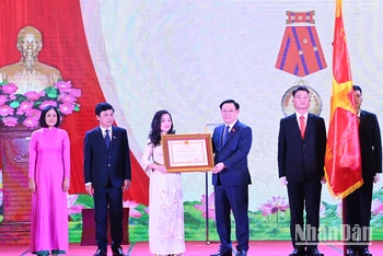 [Ảnh] Chủ tịch Quốc hội dự lễ kỷ niệm 35 năm Ngày thành lập Báo Đại biểu Nhân dân