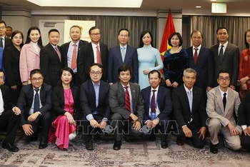 Chủ tịch nước Võ Văn Thưởng và Phu nhân tại buổi gặp mặt. (Ảnh: TTXVN)