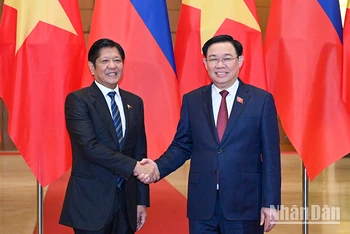 Chủ tịch Quốc hội Vương Đình Huệ và Tổng thống Philippines Ferdinand Romualdez Marcos Jr.
