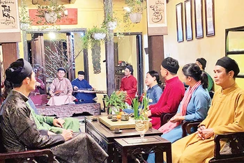 Trình diễn nghệ thuật truyền thống tại Ngôi nhà Di sản, số 87 Mã Mây, quận Hoàn Kiếm, Hà Nội.
