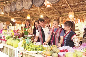 Khởi nghiệp gắn với các giá trị văn hóa truyền thống đang là xu hướng được nhiều người trẻ tại Kon Tum quan tâm.
