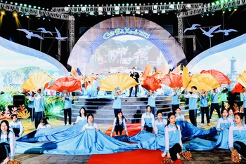 Quang cảnh khai mạc du lịch Cát Bà 2023.
