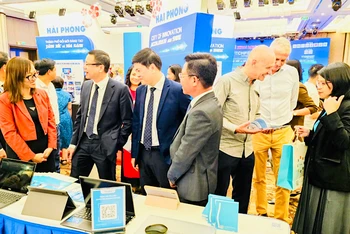 Các cuộc trao đổi, kết nối tại Techfest HaiPhong 2023.