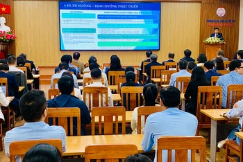 Hội thảo “Khu kinh tế ven biển phía nam-Động lực mới cho phát triển kinh tế Hải Phòng” tại Trường đại học Hàng hải Việt Nam.
