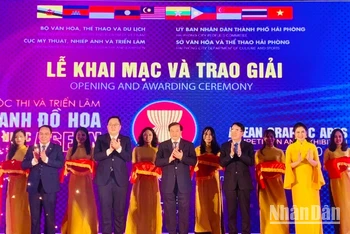 Khai mạc triển lãm tranh đồ họa các nước ASEAN 2024 tại Hải Phòng.