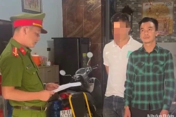 Đối tượng Tạ Xuân Tưởng tại Cơ quan Cảnh sát Điều tra Công an huyện Krông Nô, tỉnh Đắk Nông.