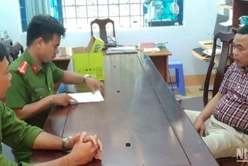 Đối tượng Nguyễn Tiến Khoa tại Cơ quan Cảnh sát Điều tra Công an Huyện Cư Jút, tỉnh Đắk Nông.
