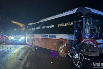 Hiện trường vụ tai nạn giao thông trên đường Hồ Chí Minh đoạn qua thôn 2, xã Đắk R'La, huyện Đắk Mil, tỉnh Đắk Nông rạng sáng ngày 1/4.