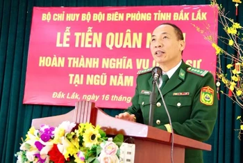 Đại tá Nguyễn Công Tuấn, Phó Chỉ huy trưởng kiêm Tham mưu trưởng Bộ Chỉ huy Bộ đội Biên phòng tỉnh Đắk Lắk phát biểu tại buổi lễ.