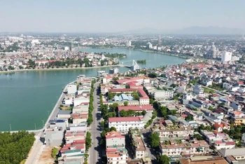Thành phố Việt Trì là nơi đặt trung tâm chính trị, hành chính của tỉnh Phú Thọ mới sau sáp nhập.
