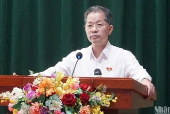 Bí thư Thành ủy Đà Nẵng Nguyễn Văn Quảng phát biểu tại buổi tiếp xúc cử tri sáng ngày 25/4. (Ảnh: ANH ĐÀO)