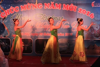 Sinh viên Trường Đại học KHXHVNV, ĐHQG Hà Nội biểu diễn trong một sự kiện. (Ảnh: ussh.vnu.edu.vn) 