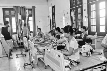 Điều trị cho bệnh nhi tại Bệnh viện Sản nhi tỉnh Hà Nam.