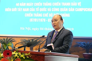 Thủ tướng Chính phủ Nguyễn Xuân Phúc phát biểu tại Lễ kỷ niệm 40 năm Ngày chiến thắng chiến tranh bảo vệ biên giới Tây Nam của Tổ quốc và cùng quân, dân Cam-pu-chia chiến thắng chế độ diệt chủng (7-1-