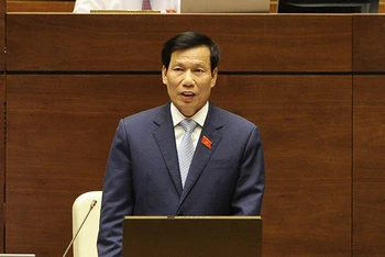 Bộ trưởng Văn hóa, Thể thao và Du lịch Nguyễn Ngọc Thiện bắt đầu trả lời chất vấn.