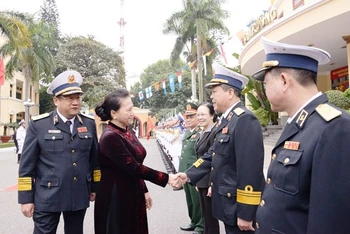 Chủ tịch Quốc hội Nguyễn Thị Kim Ngân thăm Quân chủng Hải quân.