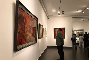 Nhiều họa sĩ hội tụ trong triển lãm về người lính