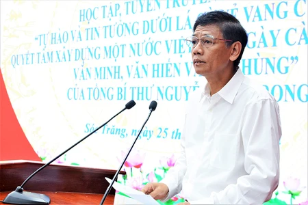 Bí thư Tỉnh ủy Sóc Trăng Lâm Văn Mẫn phát biểu chỉ đạo hội nghị.