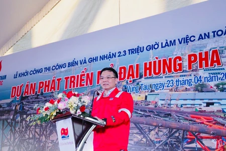 Chủ tịch Hội đồng thành viên PVN Lê Mạnh Hùng phát biểu tại buổi lễ.