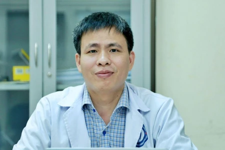 Tiến sĩ, Bác sĩ Nguyễn Trọng Hưng - Trưởng khoa Khám và Tư vấn dinh dưỡng người lớn, Viện Dinh dưỡng Quốc gia.
