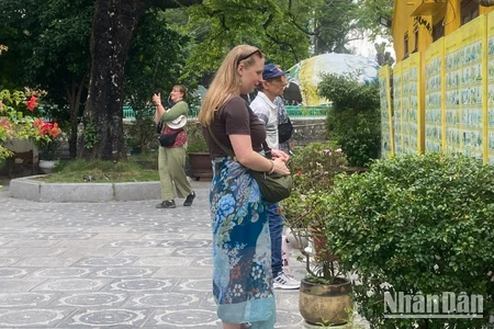 Hà Nội đón 13 triệu lượt khách trong 5 tháng đầu năm 2025. (Ảnh: PHƯƠNG THẢO)