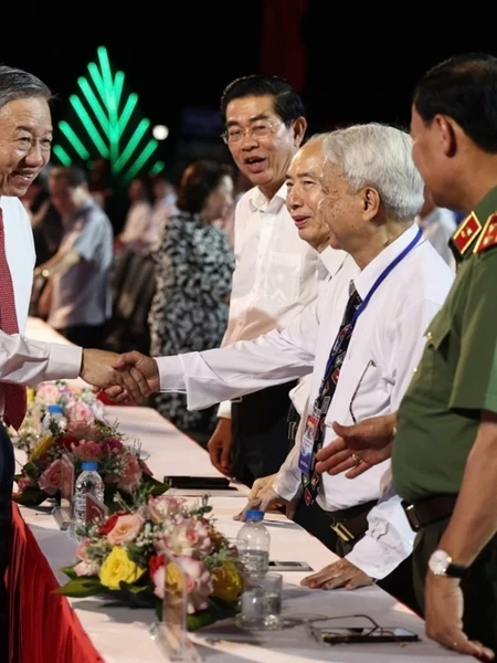 [Ảnh] Tổng Bí thư dự Cầu truyền hình Kỷ niệm 70 năm Sự kiện tập kết ra Bắc tại Cà Mau