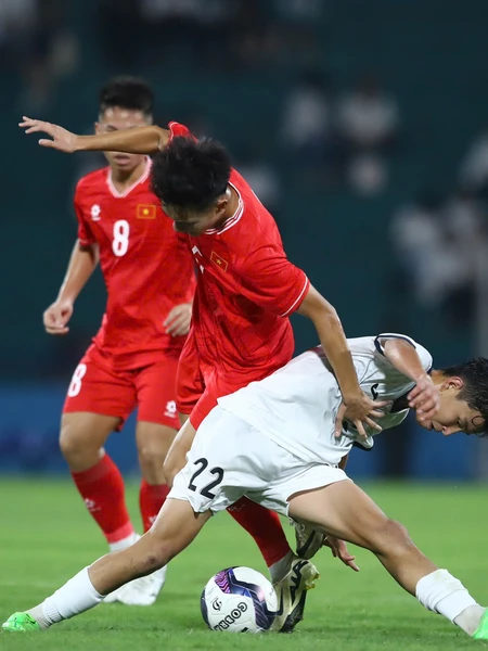 U17 Việt Nam hòa 0-0 U17 Kyrgyzstan. 