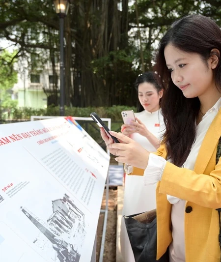 [Video] Báo Nhân Dân công bố đợt truyền thông đặc biệt chào mừng 50 năm ngày Giải phóng miền nam, thống nhất đất nước