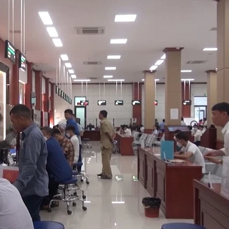 [Video] Trình dự thảo Luật Cán bộ, công chức sửa đổi: Sắp xếp đội ngũ cấp xã trong 3 năm