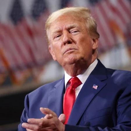 [Video] Tỷ lệ ủng hộ Tổng thống D. Trump thấp nhất trong lịch sử khảo sát 80 năm 