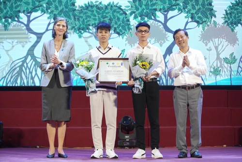 Giải nhất được trao cho Lê Phương, sinh viên Đại học Quốc gia Thành phố Hồ Chí Minh, với tác phẩm truyện tranh “4.0 và ước mơ nông dân”. 