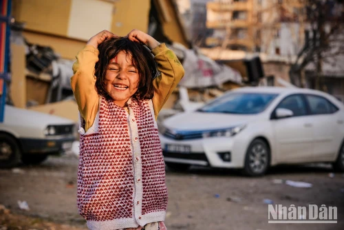 [Ảnh] Những nụ cười đã trở lại sau thảm họa động đất ở Thổ Nhĩ Kỳ và Syria