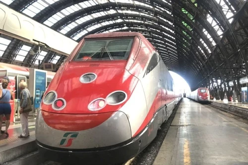 Tàu khách tốc độ cao (hơn 200km/giờ) ở các quốc gia châu Âu.