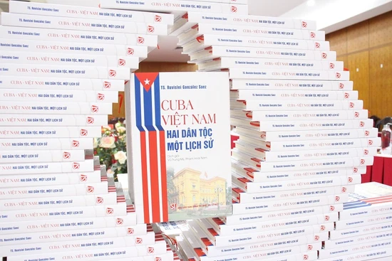 Cuốn sách “Cuba-Việt Nam: Hai dân tộc, một lịch sử”. 