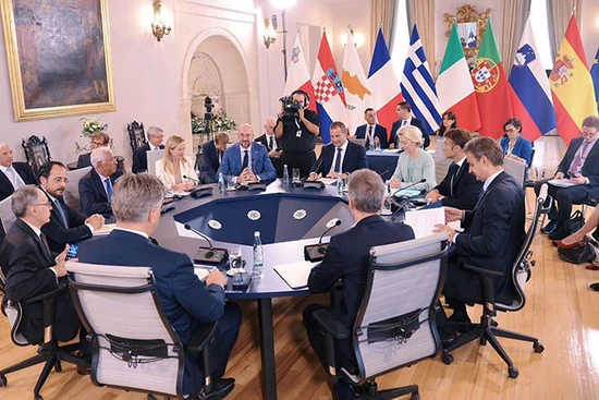 Hội nghị thượng đỉnh Med9 ở Malta.