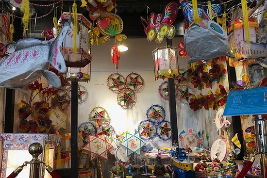 Trưng bày đồ chơi Trung thu truyền thống ở Hoàng thành Thăng Long.