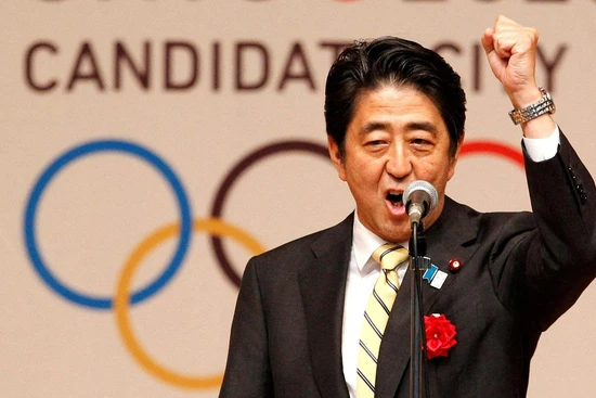 Thủ tướng Abe Shinzo phát biểu trong một sự kiện hướng tới Thế vận hội Tokyo 2020, tại Tokyo, tháng 8/2013. (Ảnh: Reuters)