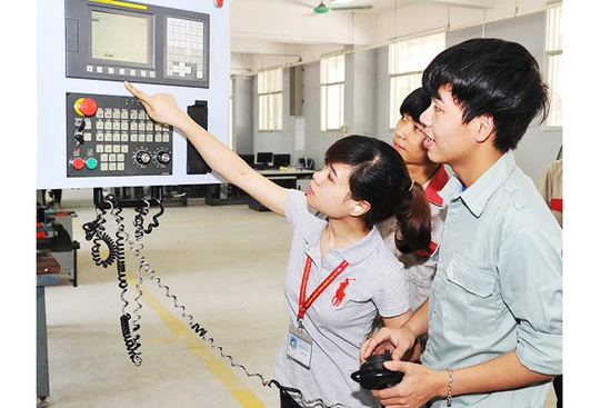 Nhiều trường đang chú trọng đào tạo nguồn nhân lực chất lượng cao cho các ngành trọng điểm. Ảnh: HẢI NAM