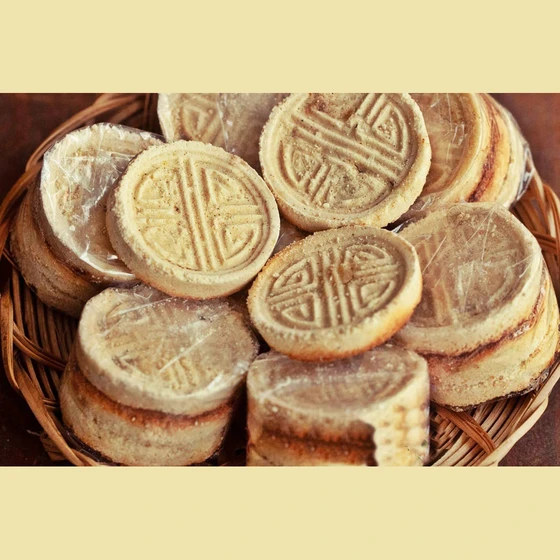 Bánh đậu xanh nướng nhân thịt Bà Nhung