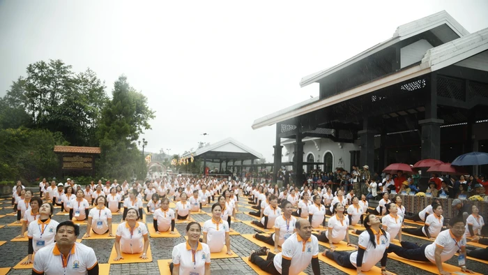 Hoạt động của một câu lạc bộ yoga tại Sa Pa (Lào Cai) đầu hè năm 2024.