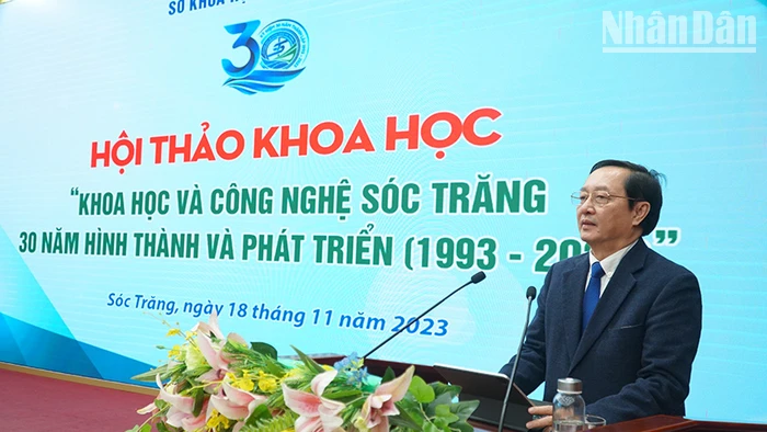 Bộ trưởng Khoa học và Công nghệ Huỳnh Thành Đạt phát biểu tại hội thảo.