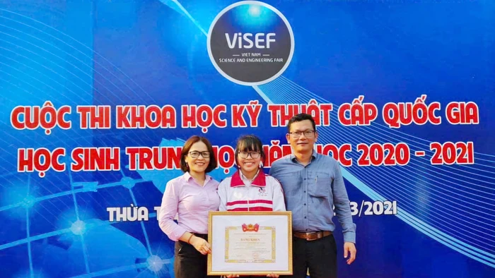 Học sinh Trần Ngọc Tâm Phúc trong một lần đạt giải tại kỳ thi quốc gia.