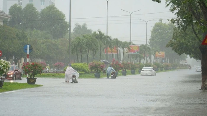 Ngày 18/9, mưa lớn gây ngập cục bộ tại nhiều tuyến đường nội thị tại thành phố Tam Kỳ, Quảng Nam.