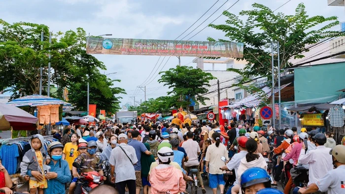 Hơn 43.000 lượt người tham quan Festival 100 năm dừa sáp Trà Vinh và Tuần lễ Vu lan thắng hội 2024.