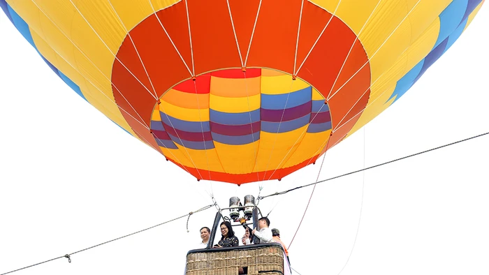 Trải nghiệm bay treo tại lễ hội khinh khí cầu quốc tế Tuyên Quang lần thứ 3.