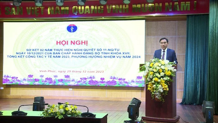 Giám đốc Sở Y tế Lê Hồng Trung phát biểu ý kiến.