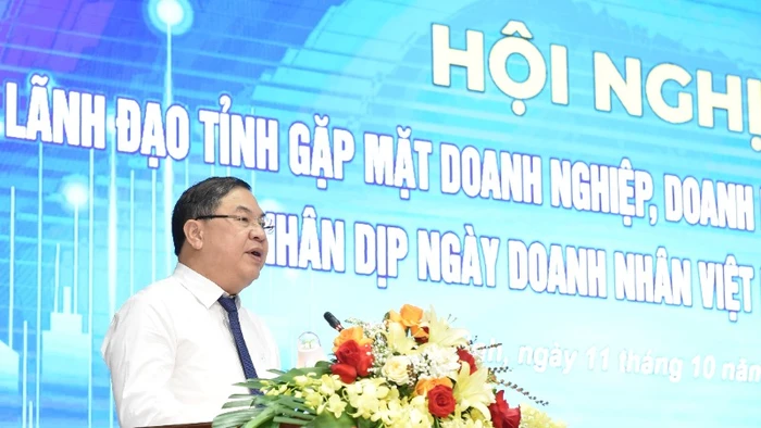 Đồng chí Bí thư Tỉnh ủy Nam Định Phạm Gia Túc phát biểu chúc mừng cộng đồng doanh nghiệp, doanh nhân trên địa bàn tỉnh Nam Định nhân Ngày doanh nhân Việt Nam 13/10.