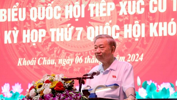 Bộ trưởng Công an Tô Lâm tiếp xúc cử tri tại huyện Khoái Châu, tỉnh Hưng Yên.